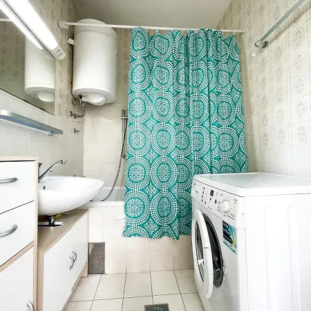 Stylish Riverside Living In The Hearth Of Downtown Apartment *
